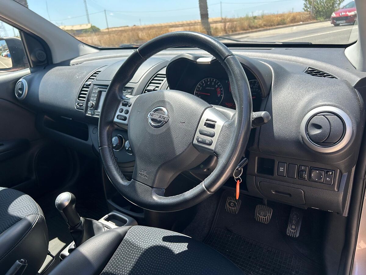 NISSAN NOTE TEKNA 1.4 PETROL SPANISH RHD IN SPAIN 74000 MILES SUPERB 2013